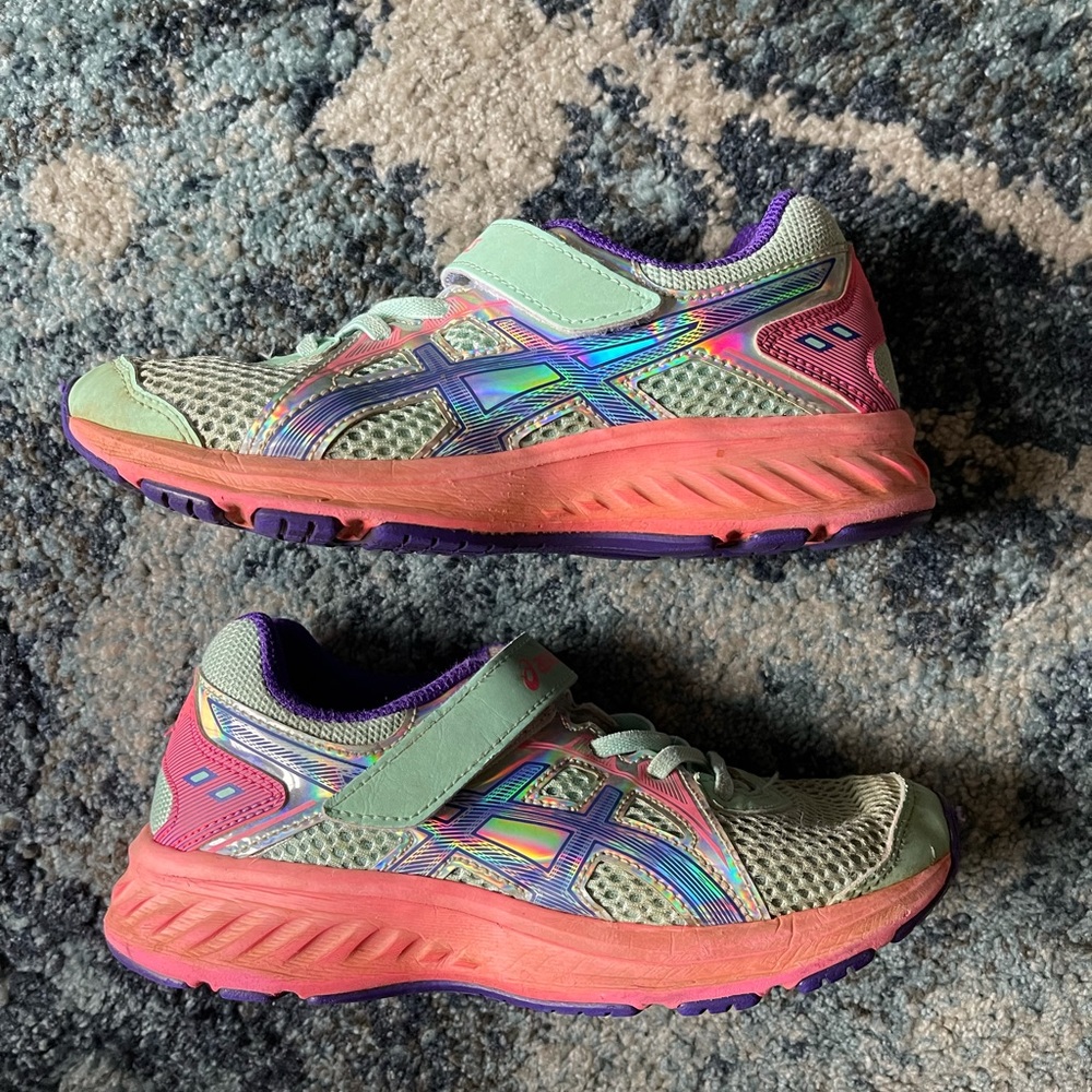 ASICS girls size 1